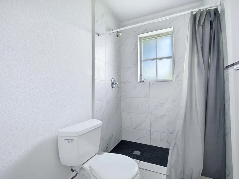 321 E Chaminade Dr — Photo 31