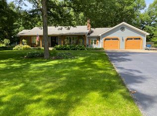 6854 Mercedes Ln, Demotte, IN 46310