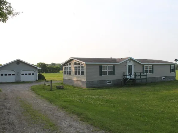 571 Gilbert Rd, Mooers, NY 12958