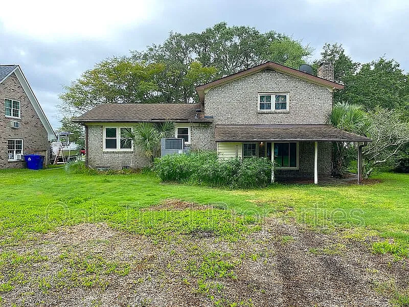 3 bed, 2.5 bath, 1896 sqft, $3,300 — Photo 3