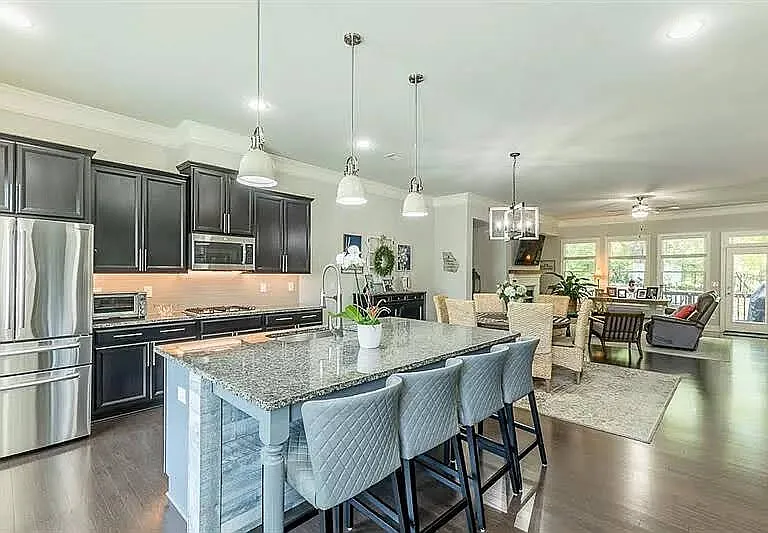 561 Suwanee Pass Trl — Photo 4