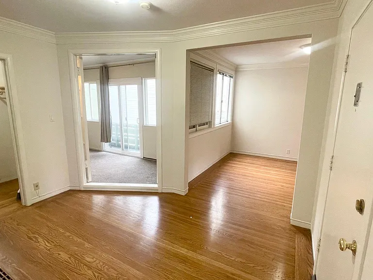 1003 Lombard St — Photo 10