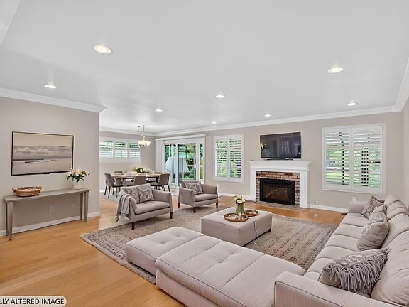 3rd image of 6514 Meadowgreen Place