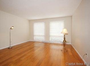 68 Danbury Dr, Springfield, IL 62704