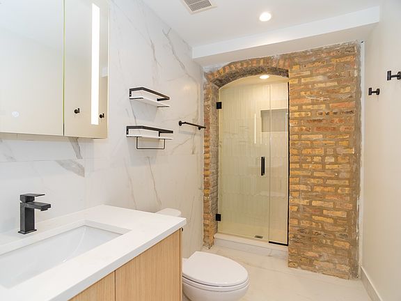 5th image of 618 W Wrightwood Ave #Gf