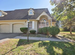 17 Fox Hollow Dr #17, Windsor Locks, CT 06096