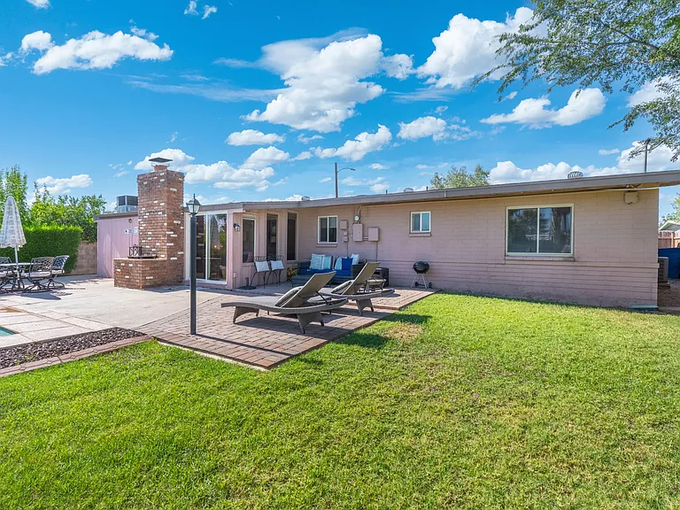 1231 E Diana Ave — Photo 27