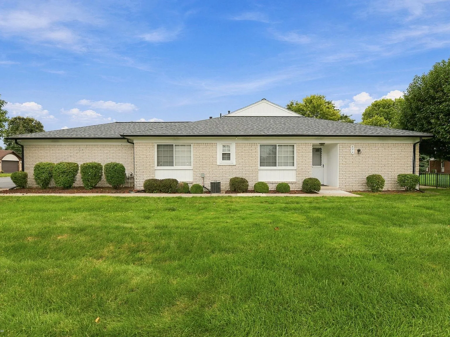 2 bed, 2.0 bath, 1155 sqft, $2,200 — Photo 3