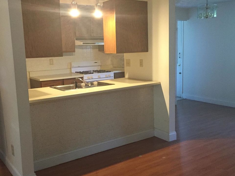2nd image of 1357 Robin Hill Dr
