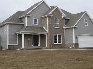 3274 Sterlingwood Ln, Perrysburg, OH 43551