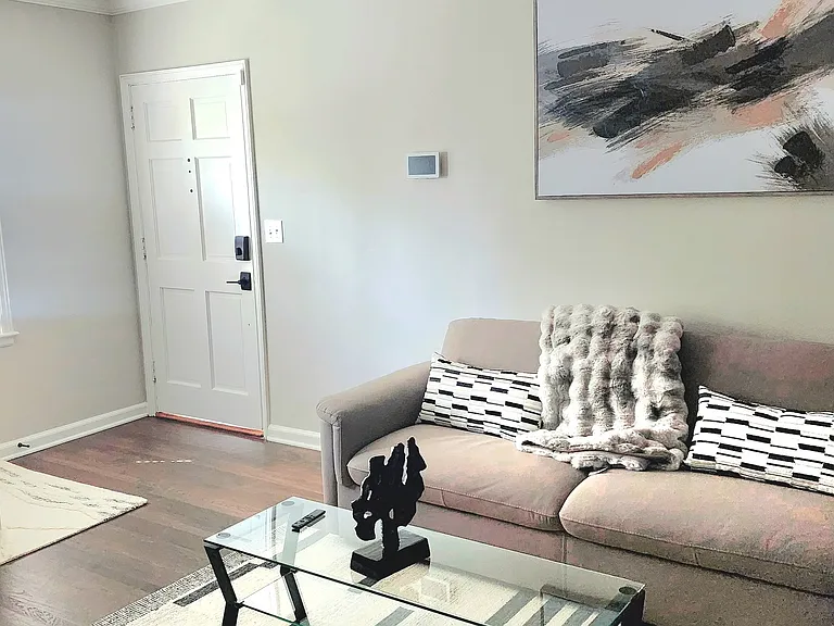 451 Wimbledon Rd NE — Photo 4