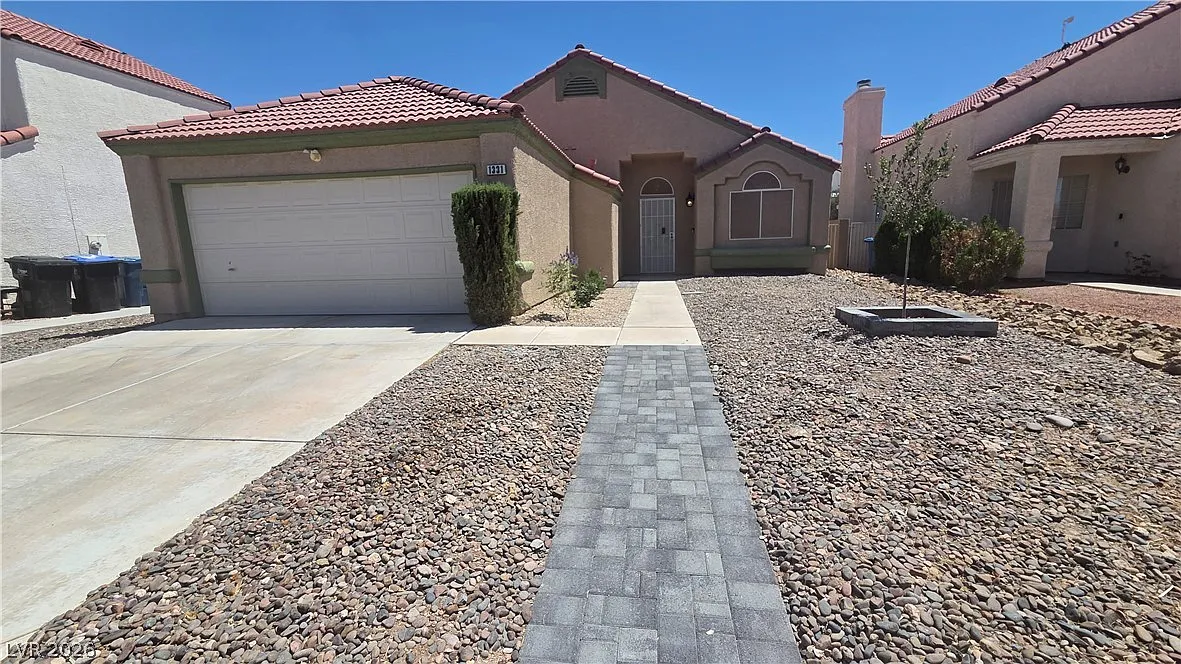 3 bed, 2.0 bath, 1459 sqft, $2,210 — Photo 1