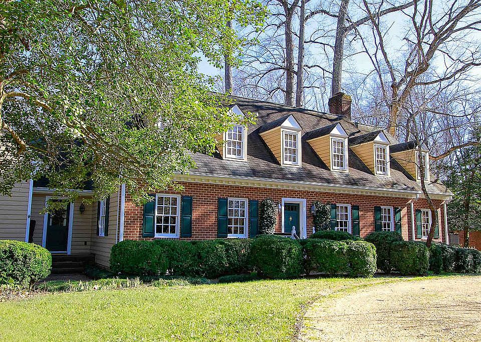 1st image of 266 E Queens Dr