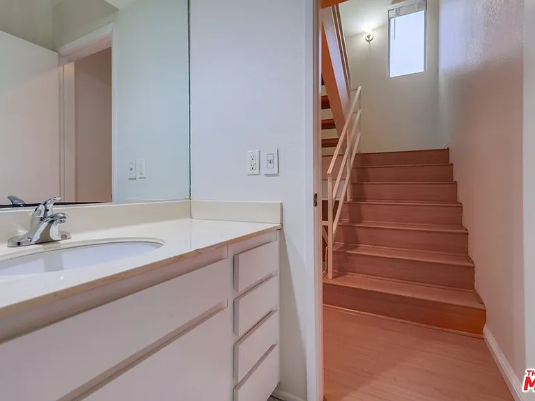 1077 W Kensington Rd #3 — Photo 32