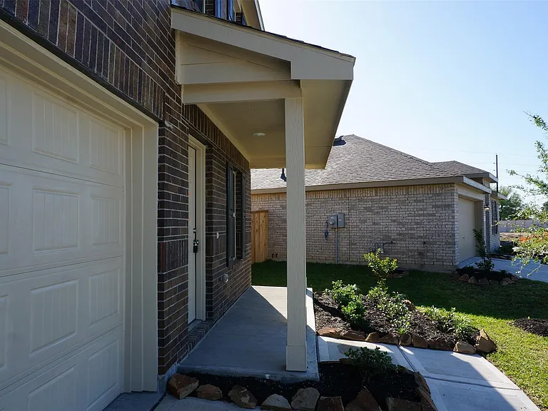 24114 Becker Hollow Ln — Photo 2