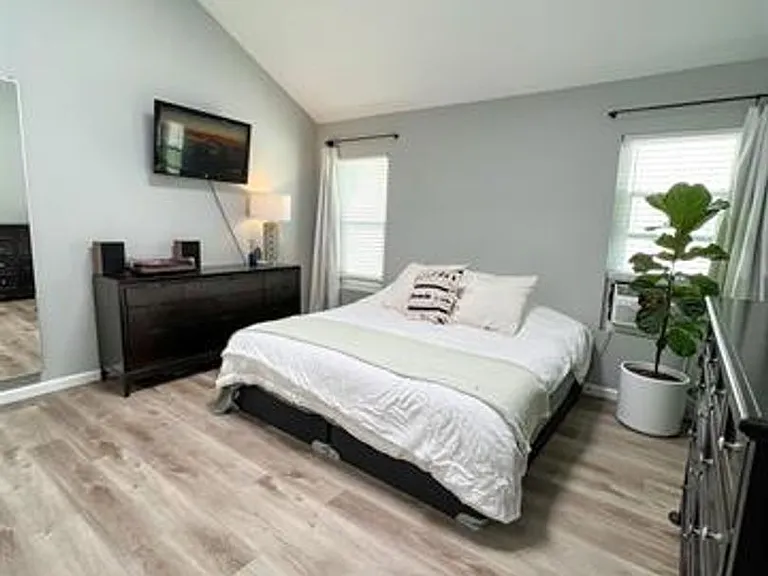 1421 Felspar St #3 — Photo 7