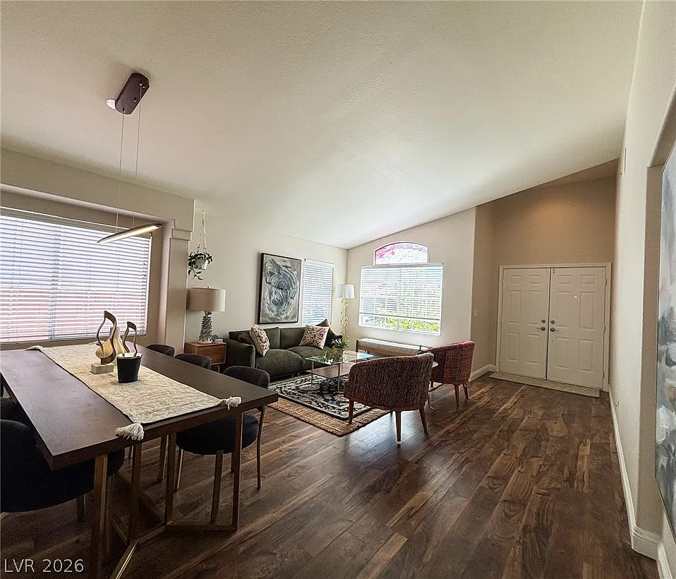 3 bed, 2.0 bath, 1574 sqft, $2,200 — Photo 3