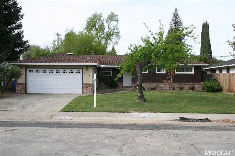 1st image of 819 Seamas Ave
