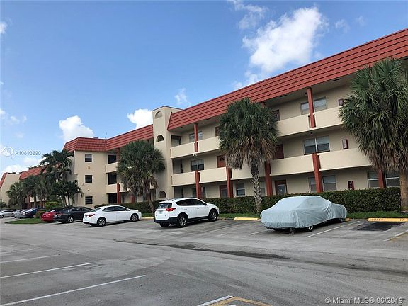 2nd image of 2701 E Sunrise Lakes Dr #107