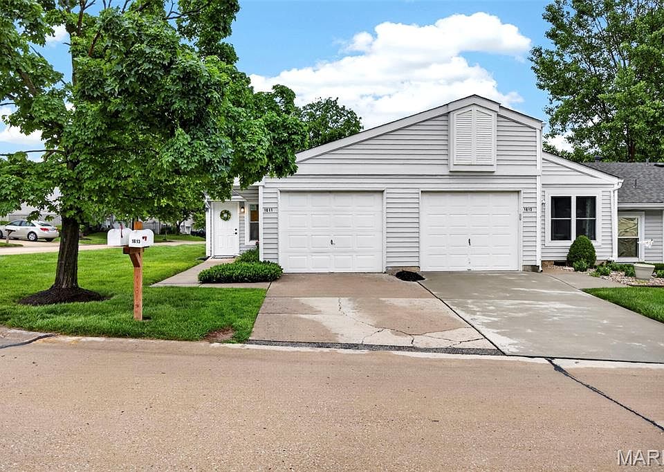 1st image of 1611 Claydell Dr #18