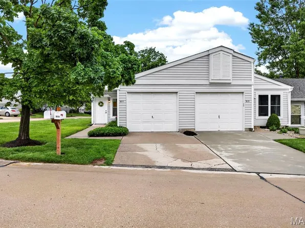 1611 Claydell Dr #18, Saint Peters, MO 63376
