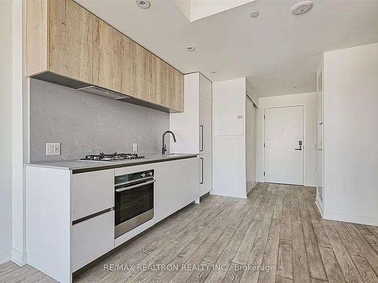 2625 Dundas St W #611 — Photo 8