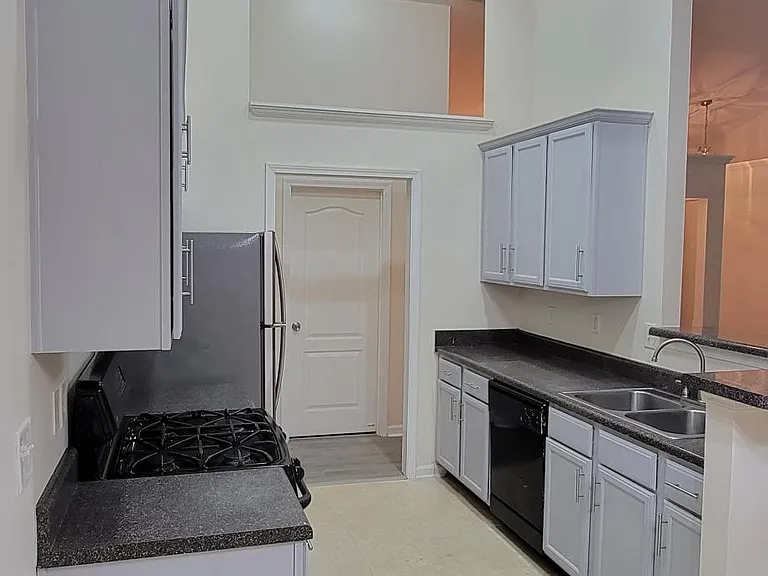 1036 S Creek Dr — Photo 13