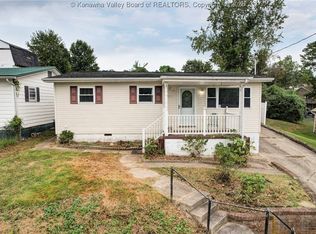 422 Lore St, Saint Albans, WV 25177