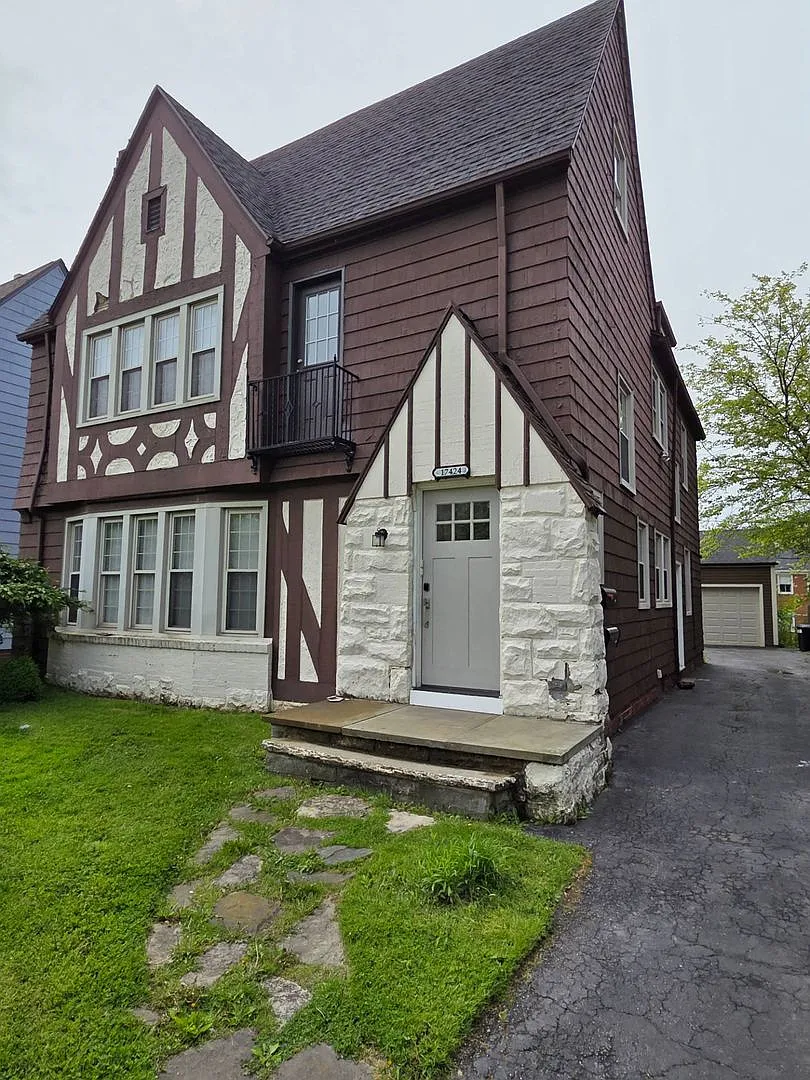 17424 Winslow Rd — Photo 2