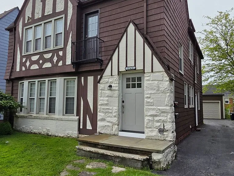 17424 Winslow Rd — Photo 2