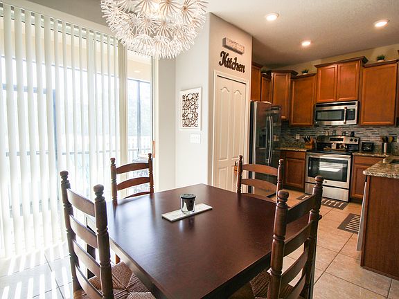 4th image of 11900 Greengate Dr