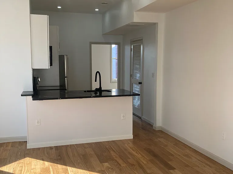 1901 Diamond St #2 — Photo 1