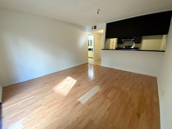 3rd image of 4321 Eagle Rock Blvd #218
