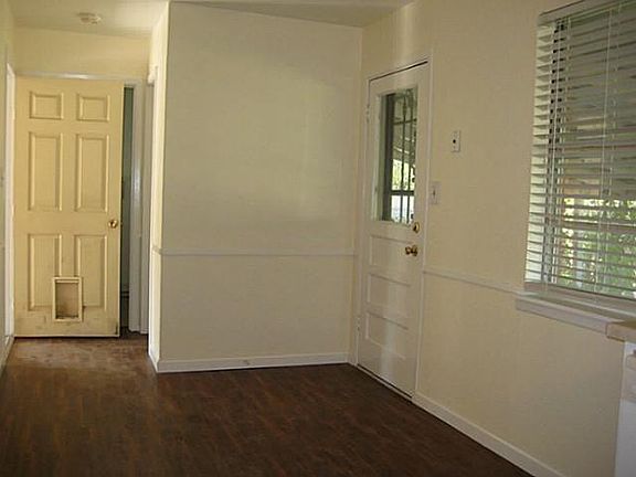 4th image of 415 Allenwood Dr