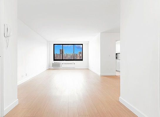 3rd image of 470 Lenox Ave APT 14U