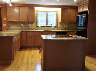 16 Turner Dr, North Reading, MA 01864