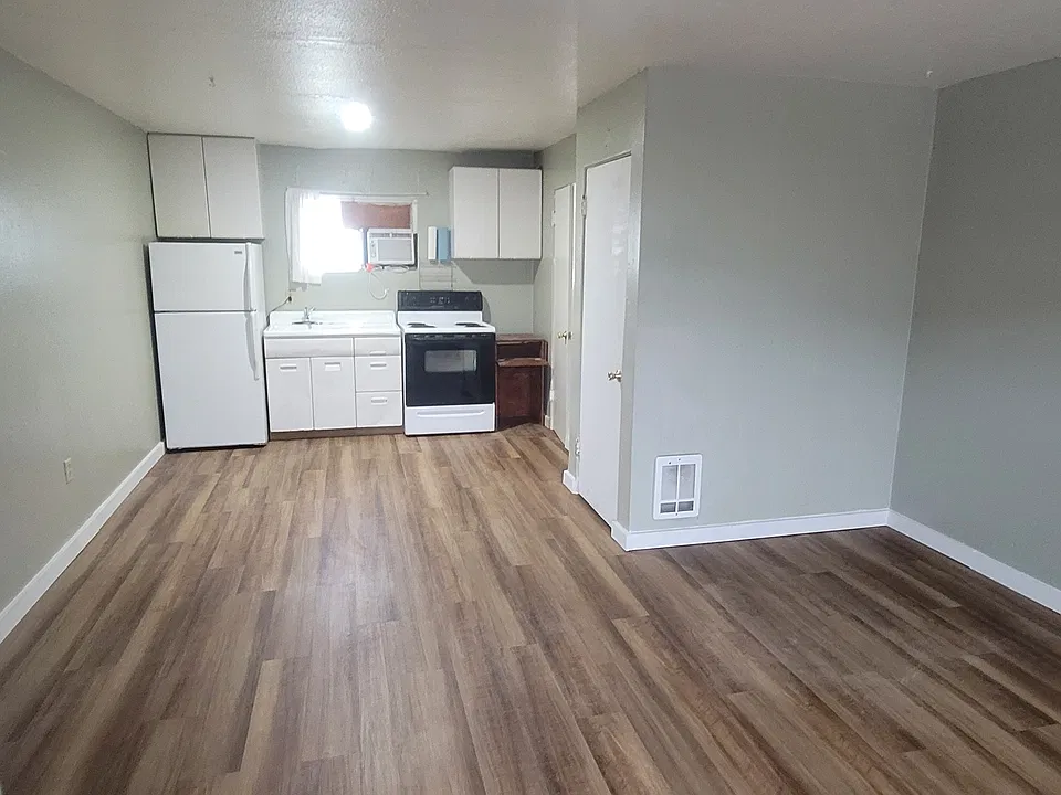 1950 N 3rd Ave #4