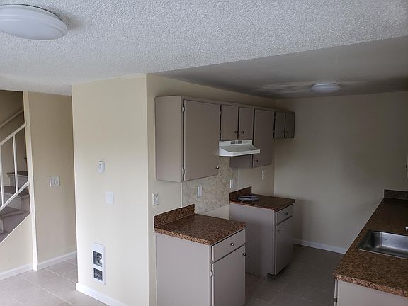 4th image of 3613 E 17th St APT C