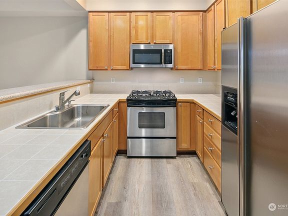 4th image of 5501 Lakemont Boulevard SE #104