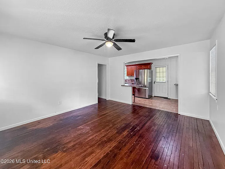 107 Ann Dr — Photo 4