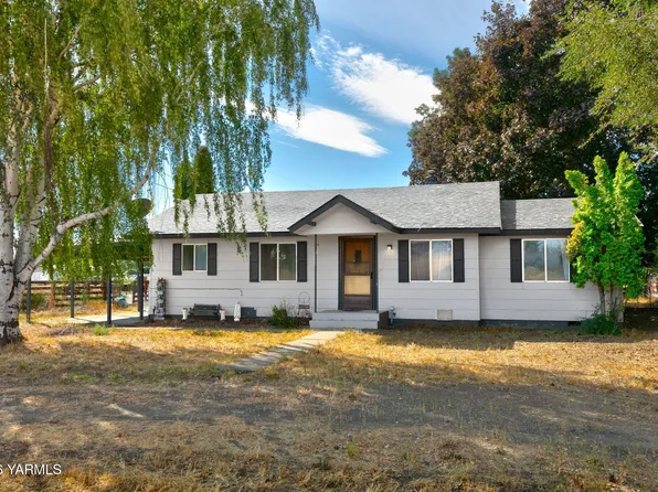 8202 Ahtanum Rd, Yakima, WA 98903