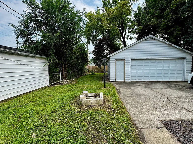 1720 E Watch Ave — Photo 22