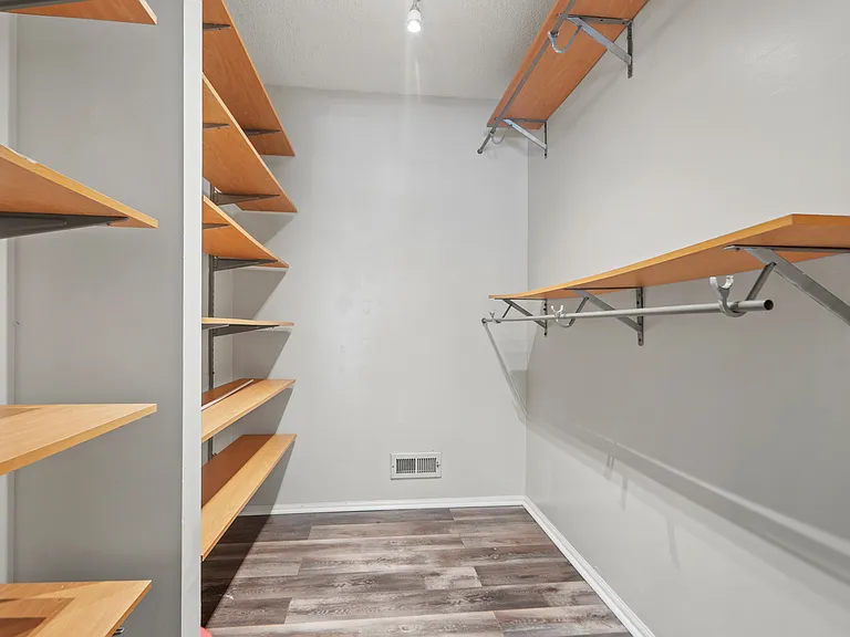 24 Amberly Ct #0 — Photo 8