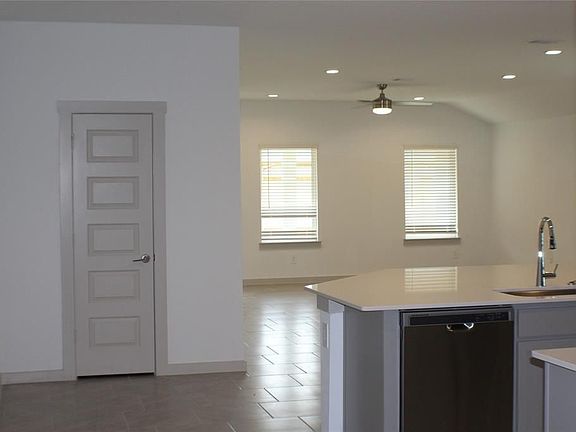 5th image of 3910 Itzle Island Ct