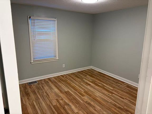 3rd image of 645 N Upper St