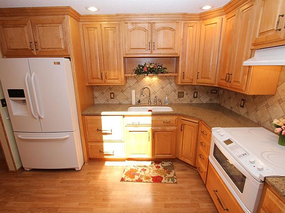 5th image of 504 W 36th St