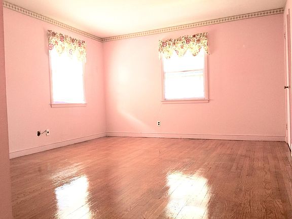 5th image of 214 Street 29th Ave