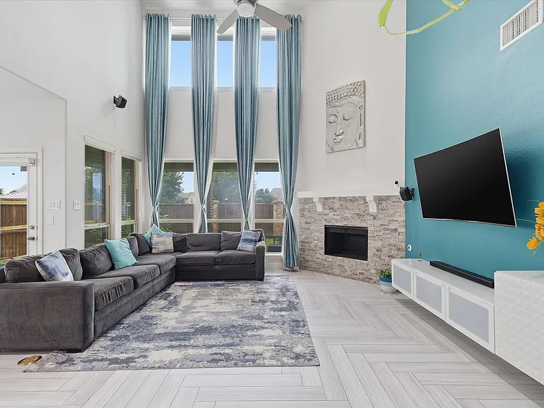 5000 Cyndur Dr — Photo 7