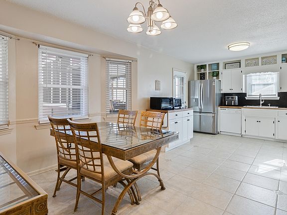 5th image of 3609 Mary Ln