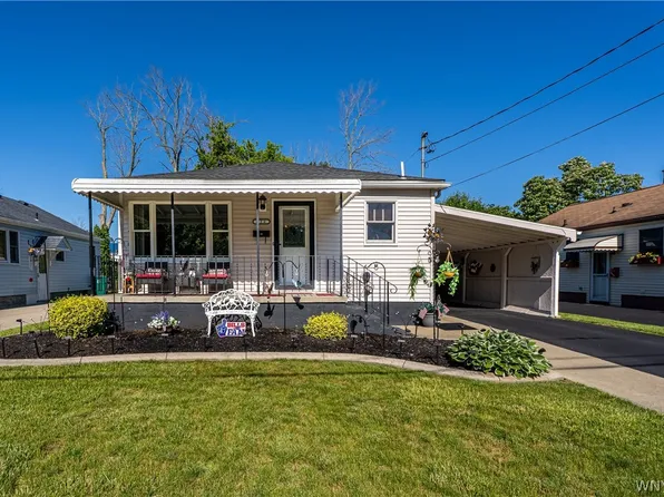 820 93rd St, Niagara Falls, NY 14304